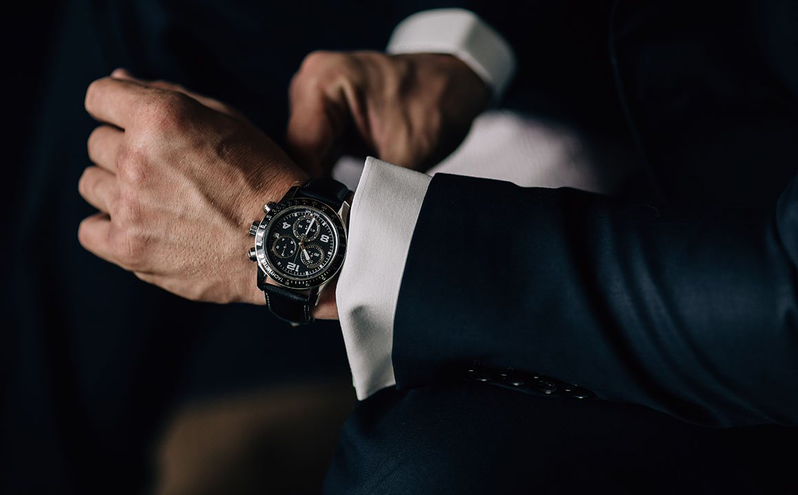 4 Methods to Elegantly Fashion Your Watch