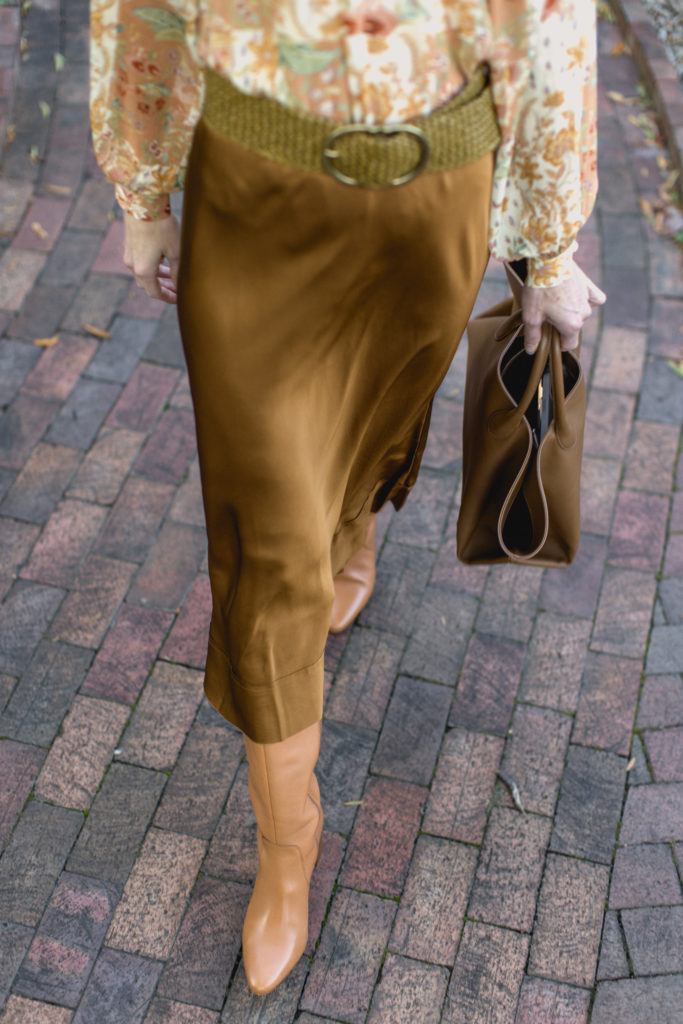 Making a Case for Fall Satin Skirts (& A Roundup) Making a Case for Fall Satin Skirts (& A Roundup)